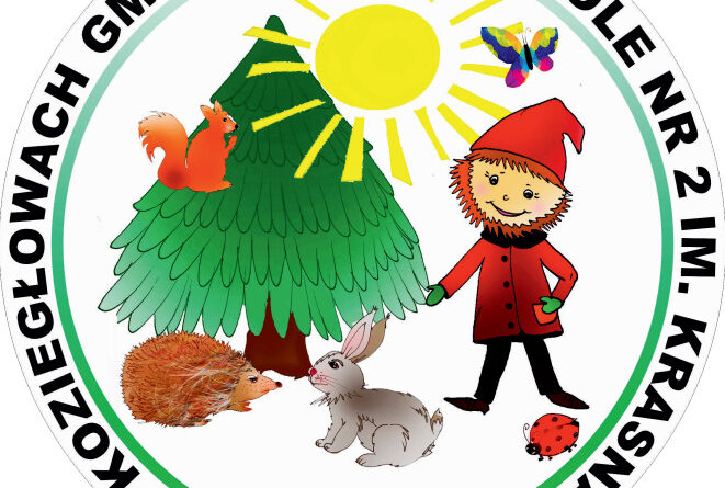 logotyp przedszkola przedstawiający krasnala obok drzewa w otoczeniu zwierząt