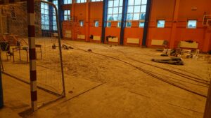 sala gimnastyczna podczas remontu